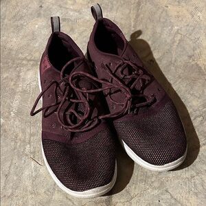 Under Armour Burgundy Athletic Shoes